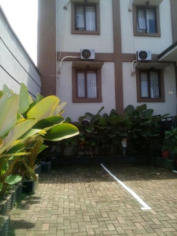 Zameena Guest House Cimahi Εξωτερικό φωτογραφία